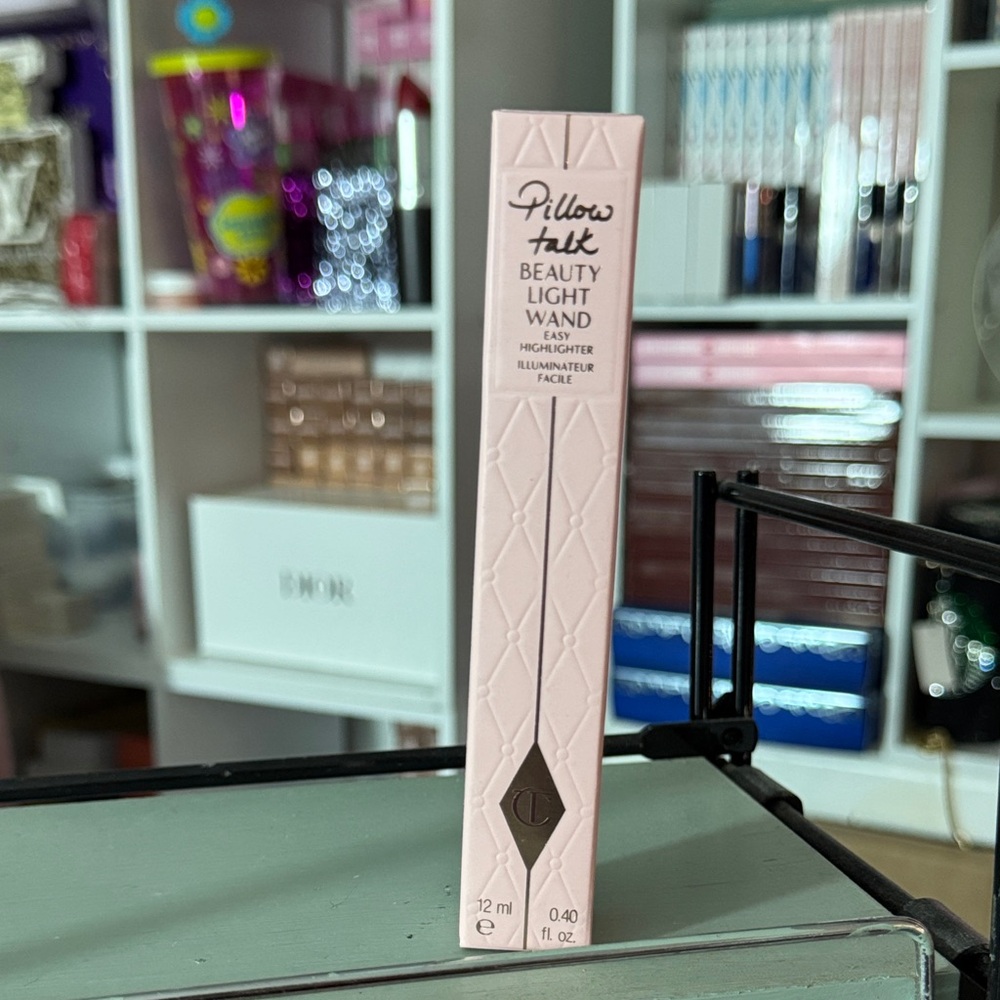 Charlotte Tilbury $42msrp Pillow Talk Beauty Light Wand Highlighter